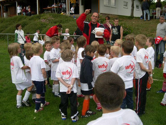 Tag des Kinderfussballs beim TSV Pfronstetten - Bambini - 30.JPG